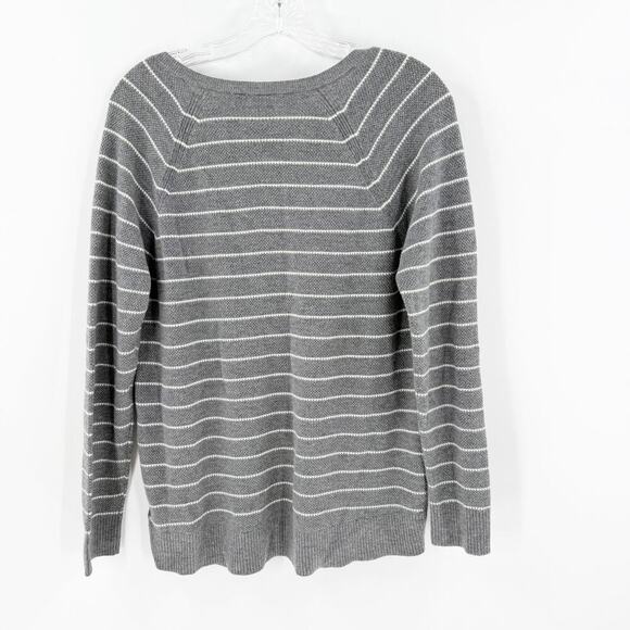 Gap Gray Striped Wool Blend V-Neck Pullover Sweater Women's Size Medium - Picture 2 of 8